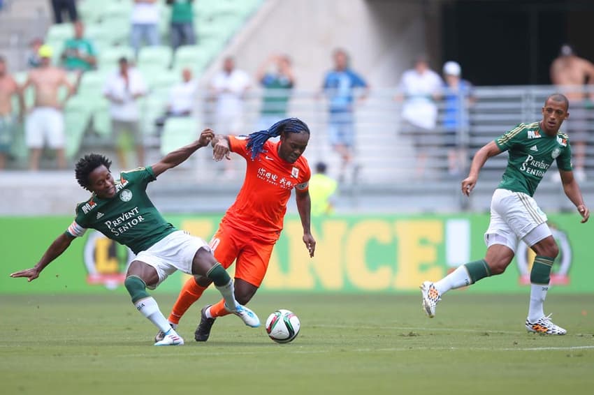 Zé Roberto e Vágner Love - Palmeiras x Shandong Luneng (Foto: Ari Ferreira/LANCE!Press)