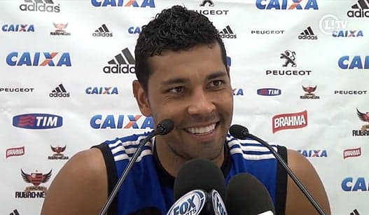 FRAME - André Santos opina sobre as torcidas de Flamengo e Corinthians (Foto: Reprodução/LANCE!TV)