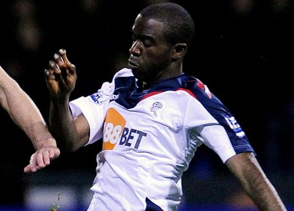 Muamba - Bolton (Foto: Nigel Roddis/Reuters)