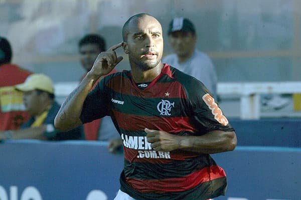 O ex-atacante foi um jogador muito importante para o Flamengo quando chegou em 2011; confira por onde anda Deivid (Foto: Paulo Sérgio)