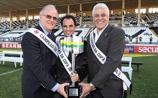Roberto Dinamite, o vice presidente de futebol José Hamilton Mandarino, o diretor de futebol Rodrigo Caetano (Foto: Divulgação/ Site Oficial)