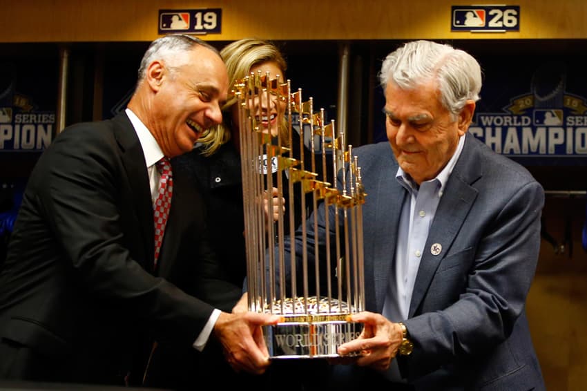 Paulo Orlando faz história e se torna o primeiro brasileiro campeão no beisebol (Foto: Getty Images/AFP)