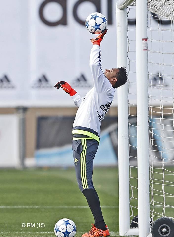 Navas está de volta à meta do Real após não encarar o Las Palmas (Foto: Reprodução / Facebook)