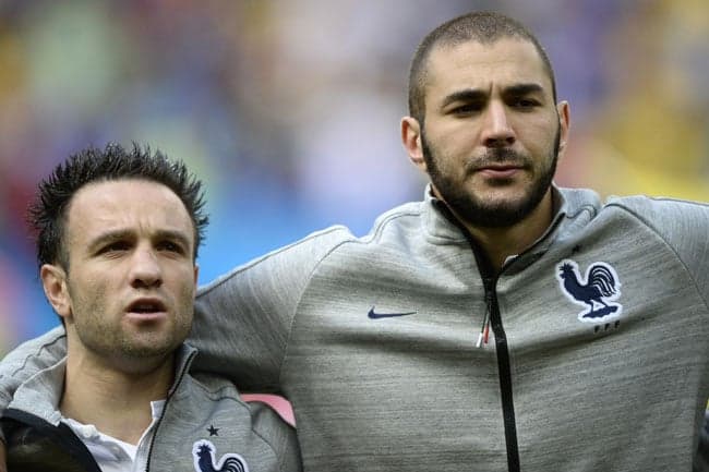 Valbuena e Benzema são companheiros na seleção (Foto: Frank Fife / AFP)