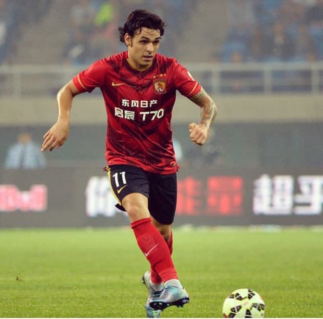 Goulart atuando pelo Guangzhou Evergrande (Foto: Divulgação)