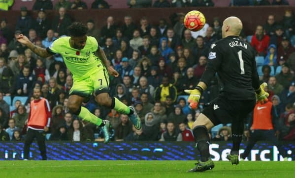 Sterling e Guzan - Aston Villa x Manchester City (Foto: Divulgação / Premier League)