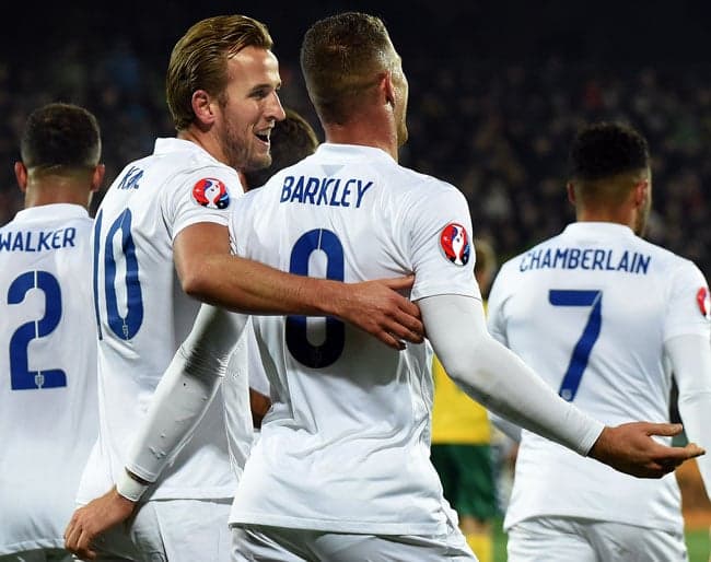 Kane e Barkley - Inglaterra x Lituânia (Foto: Janek Skarzynski / AFP)