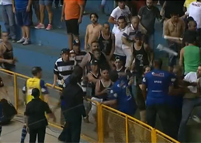Futsal, Orlandia x Corinthians, briga
