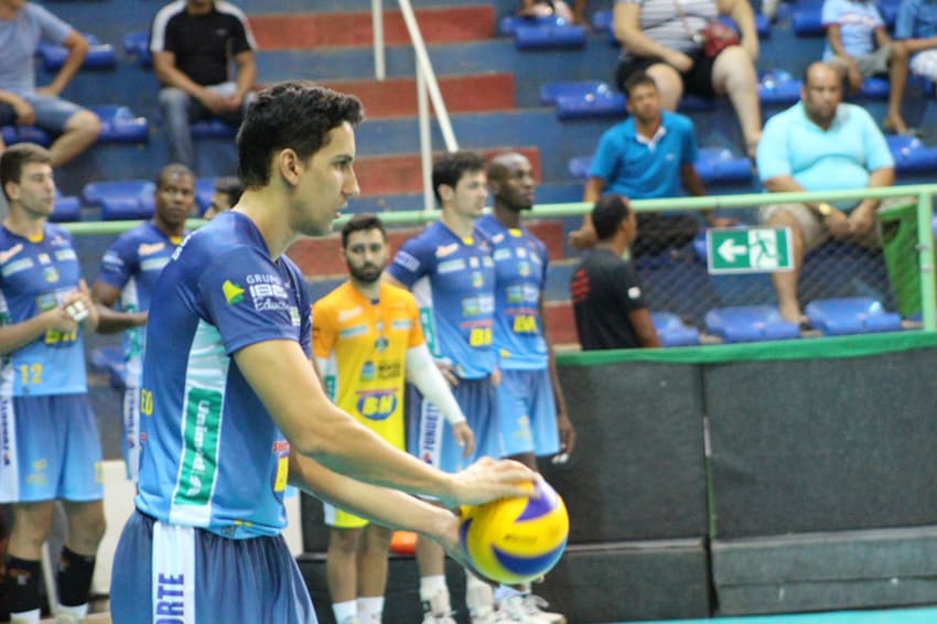 Contatos André Nascimento e Andrey - Moc Vôlei (Foto: Divulgação Funvic/Rafinha Oliveira/Taubaté)