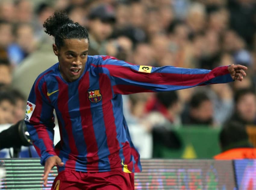 Show de Ronaldinho contra o Real completa 10 anos (Foto: AFP / Pierre-Philippe MARCOU)