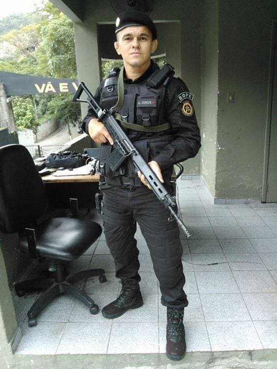 Luciano Azevedo é policial do Bope (FOTO: Arquivo Pessoal)