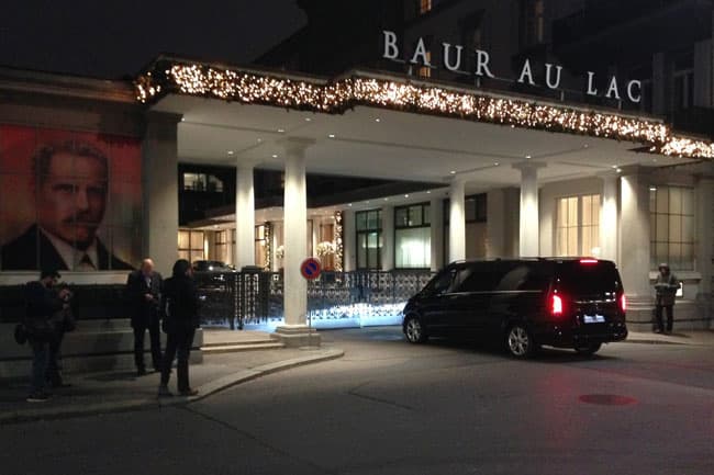 Prisão ocorreu no hotel Baur au Lac (Foto: Ben Simon / AFP)