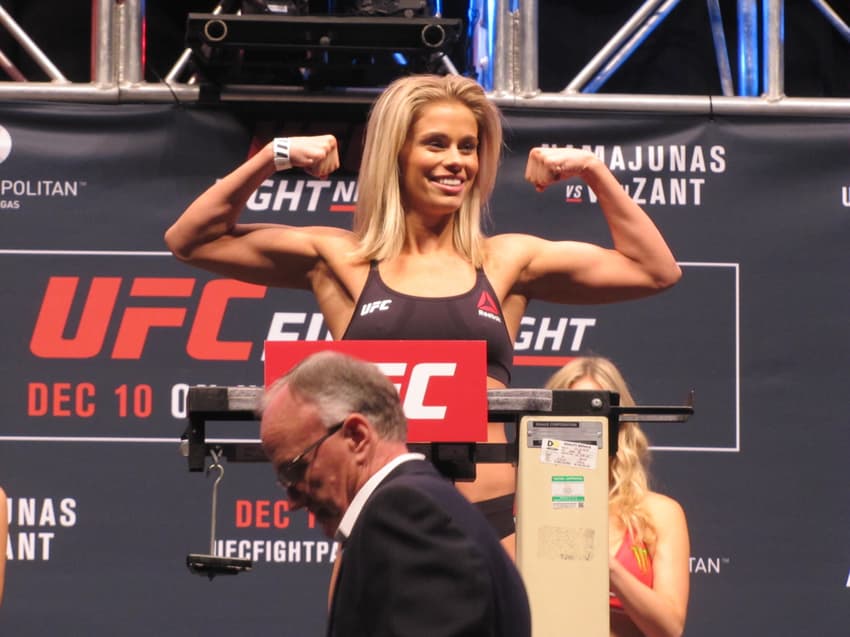 Paige VanZant desfila sua beleza em pesagem