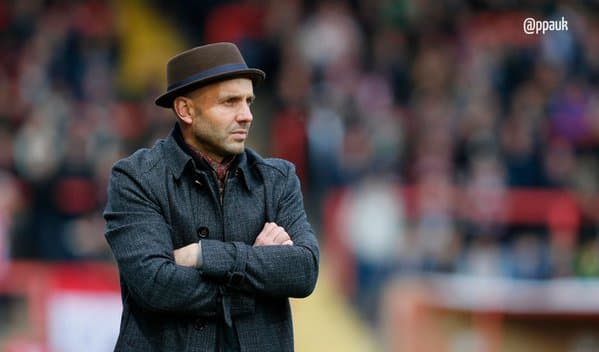 Paul Tisdale é o técnico do Exeter (Foto: Divulgação)