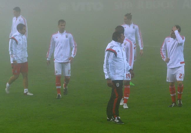 Nevoeiro - Nacional x Benfica (Foto: Rui Silva / AFP)