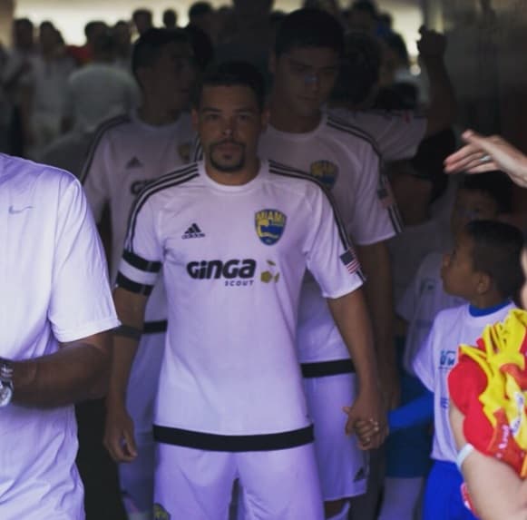 Kerlon quase abandonou a carreira antes de jogar pelo semi-amador Miami Dade (EUA) (Foto: Divulgação)