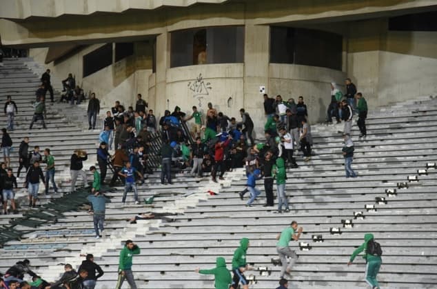 Briga no Marrocos - Raja Casablanca (Foto: AFP)