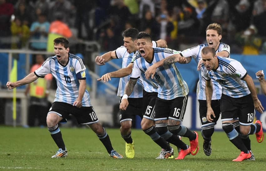 Argentina venceu quatro disputas de pênaltis em Copas (na imagem, contra a Holanda, na semifinal de 2014) 