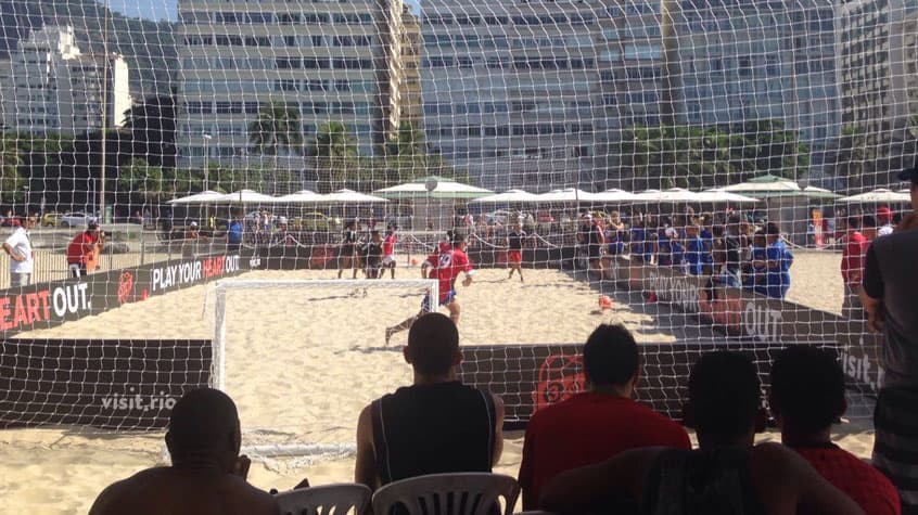 Manchester United reúne fãs brasileiros em Copacabana (Foto: Luiza Sá)