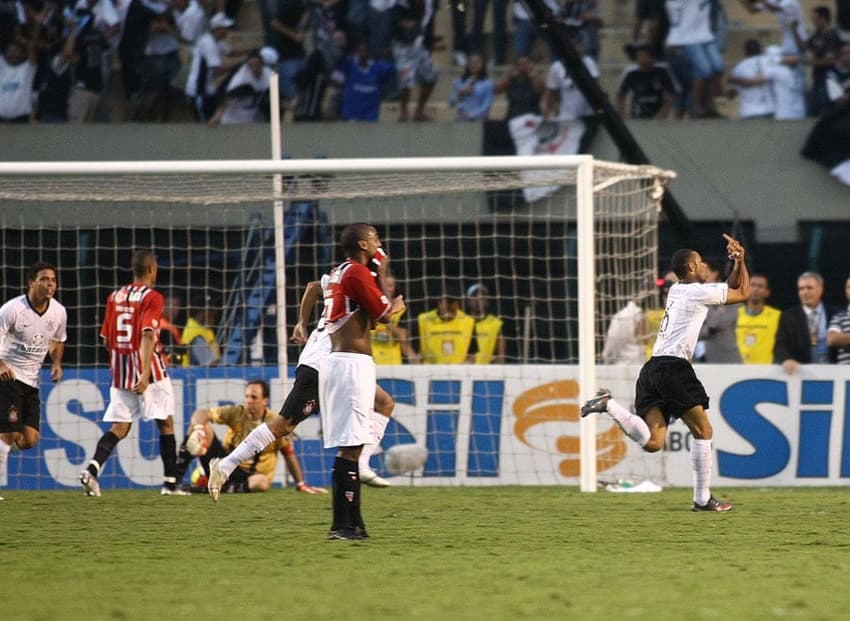 Corinthians x São Paulo 2009 -  Cristian comemora Gol (foto:Reginaldo Castro/LANCE!Press)