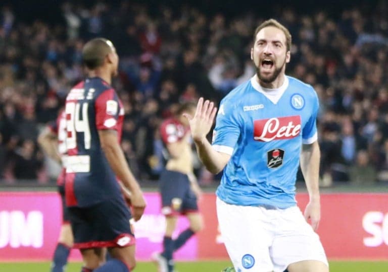 Higuaín foi o grande artilheiro do Italiano ao anotar 36 gols pelo Napoli