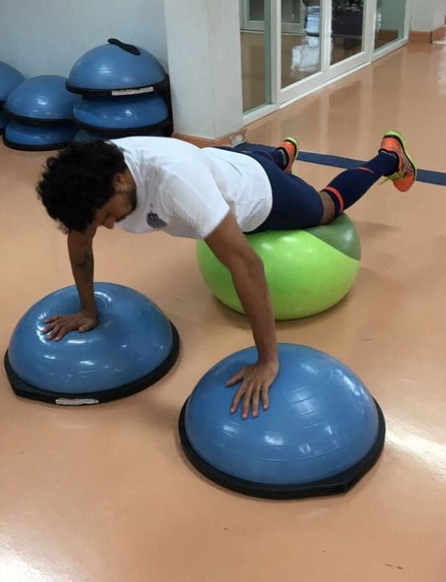 Diogo em trabalho de fisioterapia