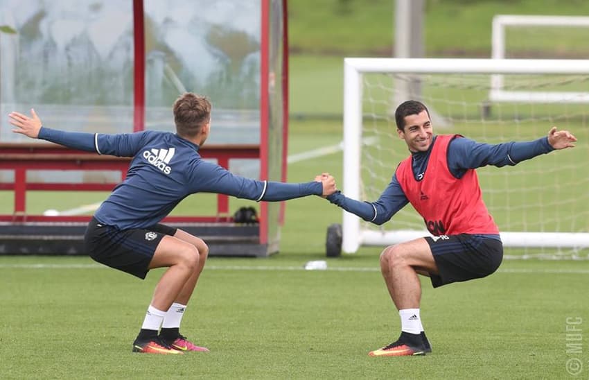 Mkhitaryan e Januzaj - Treino do Manchester United