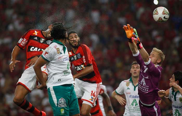 09/04/2014 - Flamengo 2 x 3 León, na Libertadores