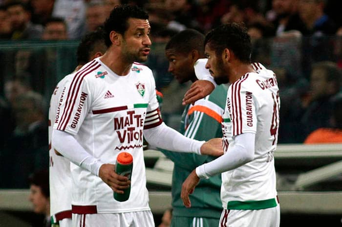 2/07/2015 - Gustavo Scarpa e Fred durante jogo do Fluminense