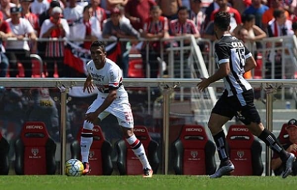 Robson (Foto: Rubens Chiri/saopaulofc.net)