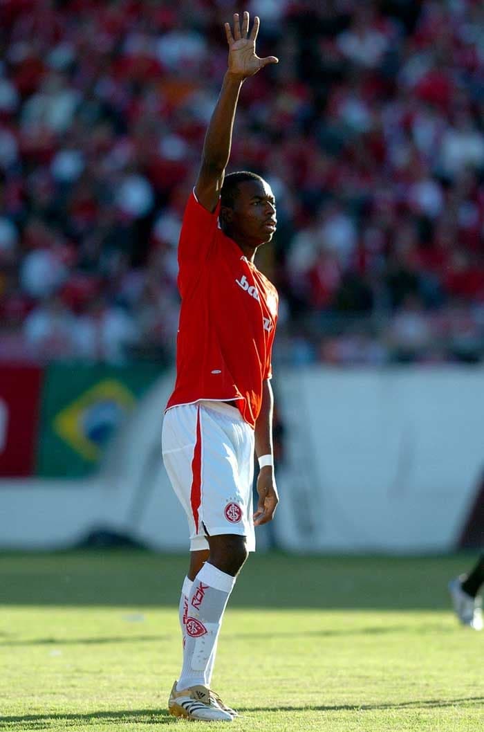 tacante colombiano Wason Rentería se destacou no Inter e também defendeu Santos. Joga no modesto La Equidad da Colômbia