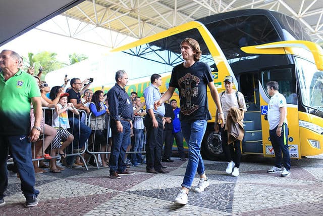 Filipe Luís - Chegada da Seleção em Natal