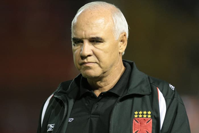 Valdir Espinosa - técnico do Vasco