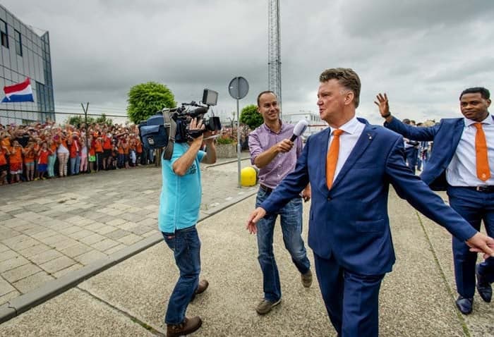 Louis van Gaal dirigiu a Holanda na Copa e está sem emprego desde que deixou o Manchester United em julho