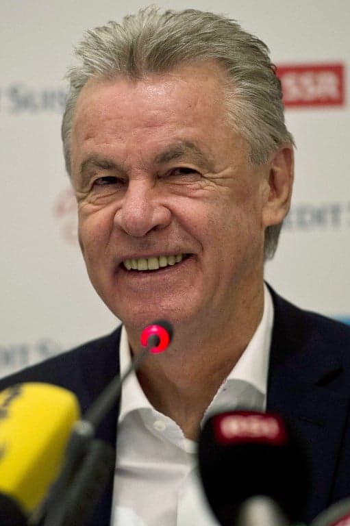 Ottmar Hitzfeld deixou a Suíça após a Copa do Mundo e está sem clube no momento