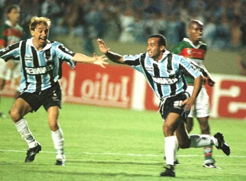Aílton comemora gol que deu título brasileiro de 96 ao Grêmio 
