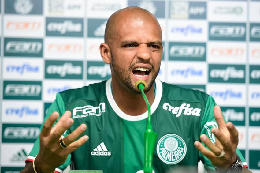 Felipe Melo ganhava destaque no noticiário por chamar Neto de 'bobão'