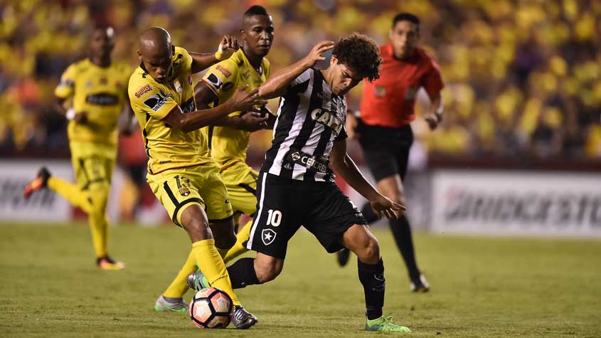 Barcelona e Botafogo se enfrentaram pela Libertadores em 2017 (Foto: AFP)