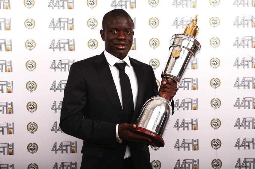 Kanté eleito melhor jogador da Inglaterra