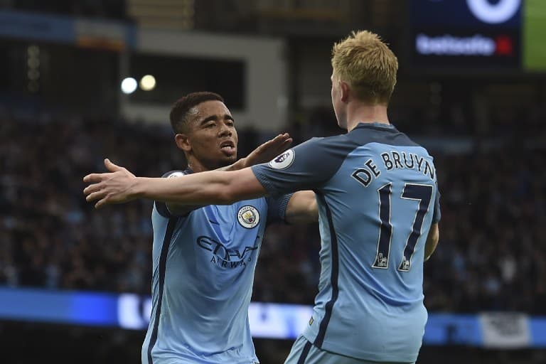 Gabriel Jesus e De Bruyne Manchester City x West Bromwich