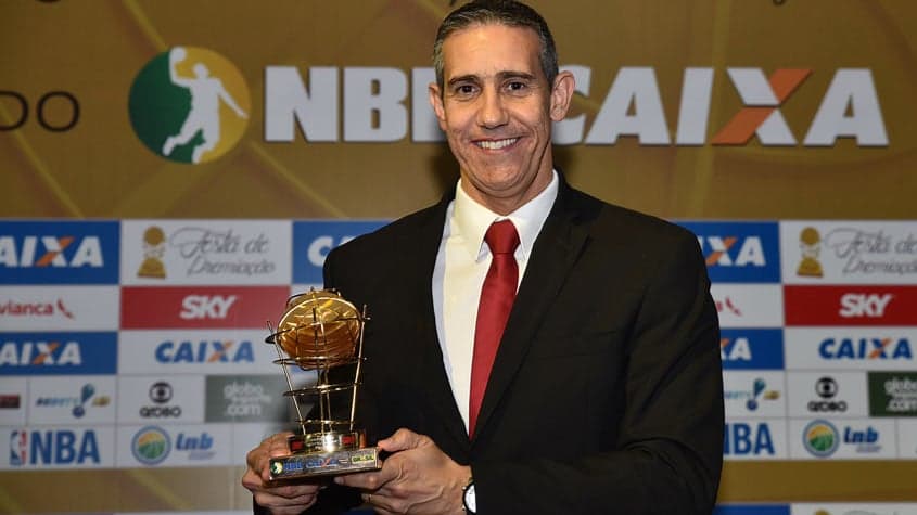 José Neto (Flamengo) vence premiação individual do NBB (Foto: João Pires/LNB)