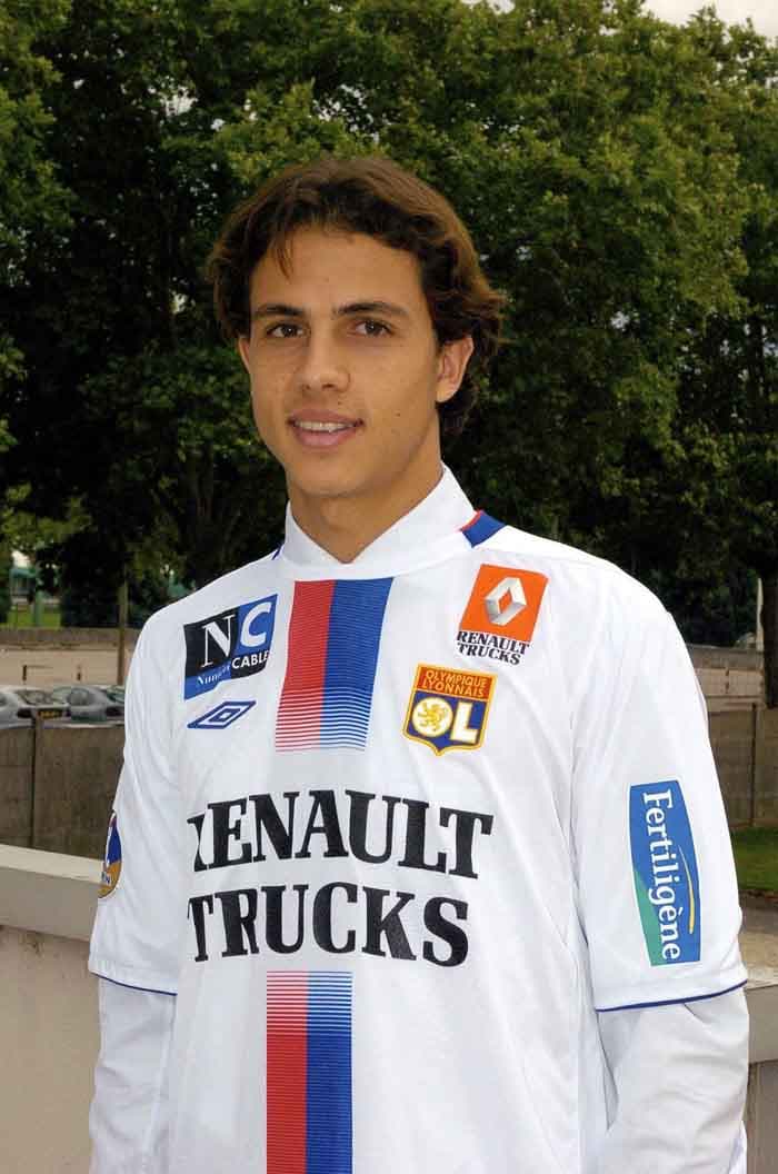 Carreira de Nilmar - Lyon (2005)