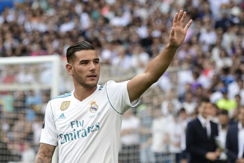 O lateral-esquerdo francês Theo Hernández é reforço do Real Madrid. O jogador deixou o Atlético de Madrid em uma transação que movimentou 26 milhões de euros (cerca de R$ 94,9 milhões)