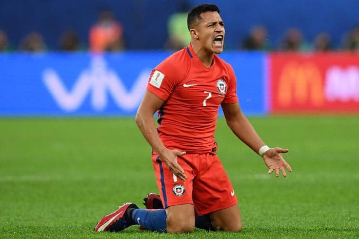 Arsenal - Ventilado até em rivais, Alexis Sánchez, a princípio, segue no Arsenal e tem tudo para fazer mais uma grande temporada