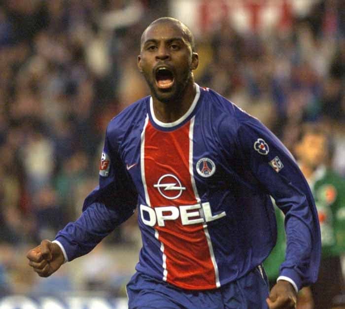 Artilheiro no Inter e no Grêmio, o ex-atacante Christian fez 28 gols pelo PSG entre 1999 e 2001