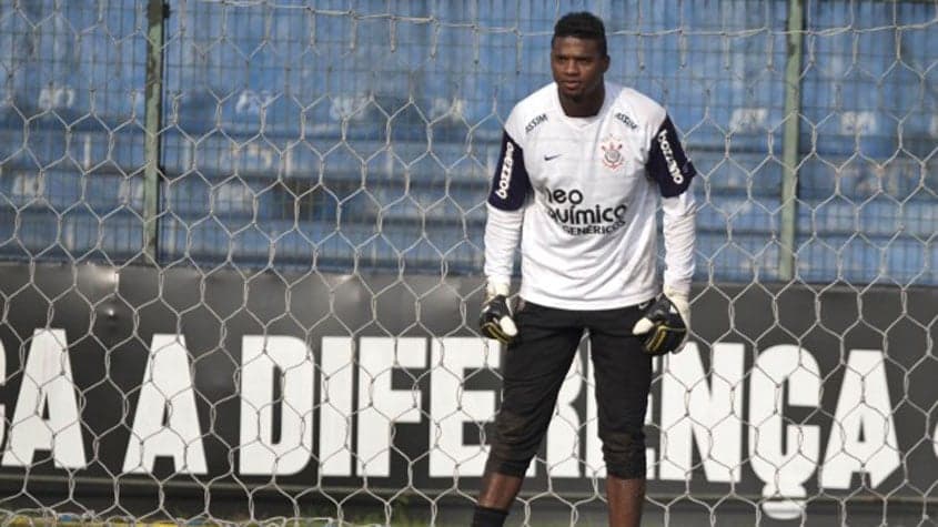 Goleiro Felipe foi ídolo das torcidas de Corinthians e Flamengo e passou por outros clubes. Veja a seguir uma galeria de fotos da carreira do arqueiro