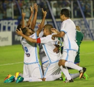 São Bento vence o Confiança por 2 a 0 e se aproxima da Série B