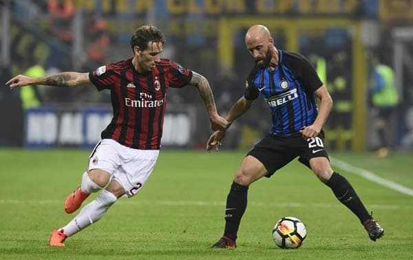 Biglia e Borja Valero - Inter de Milão x Milan