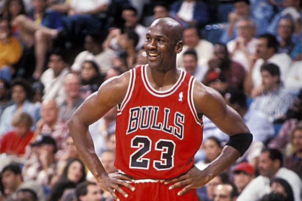 Michael Jordan, com 34 anos, era a maior referência do basquete mundial e conquistava a NBA com o Chicago Bulls