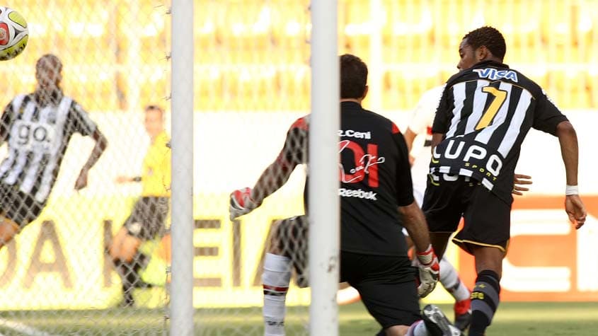 Robinho - 07/02/2010 – São Paulo 1 x 2 Santos – Paulista - (1)